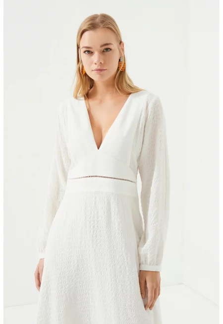 Рокля с дълги ръкави - Бял