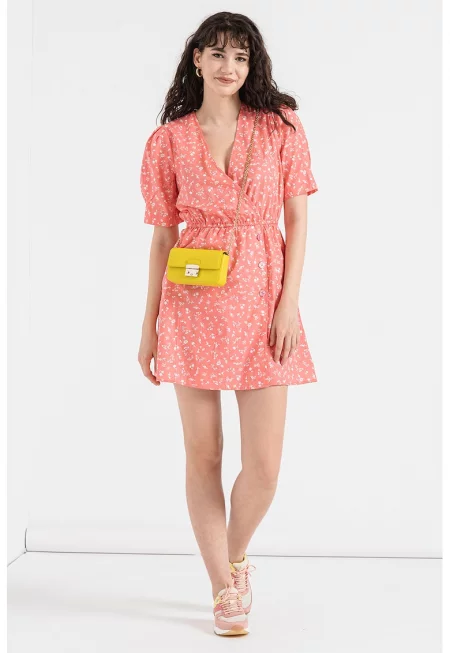 Рокля със застъпено деколте