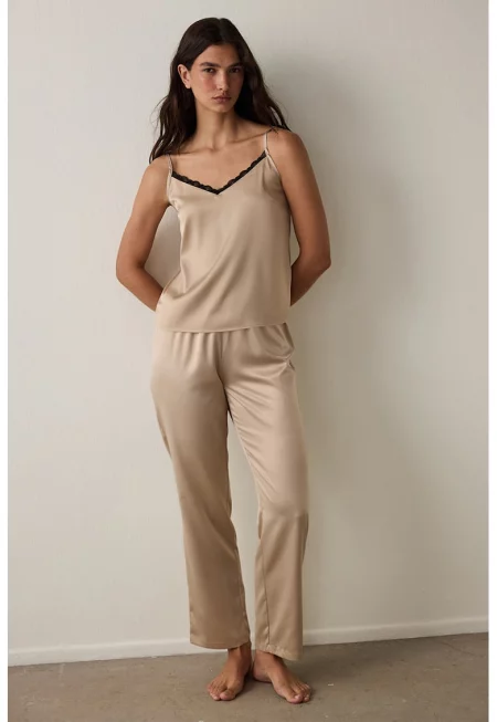 Сатинирана пижама с шпиц - Бежов