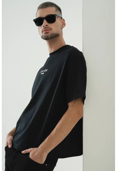 Свободна тениска с лого