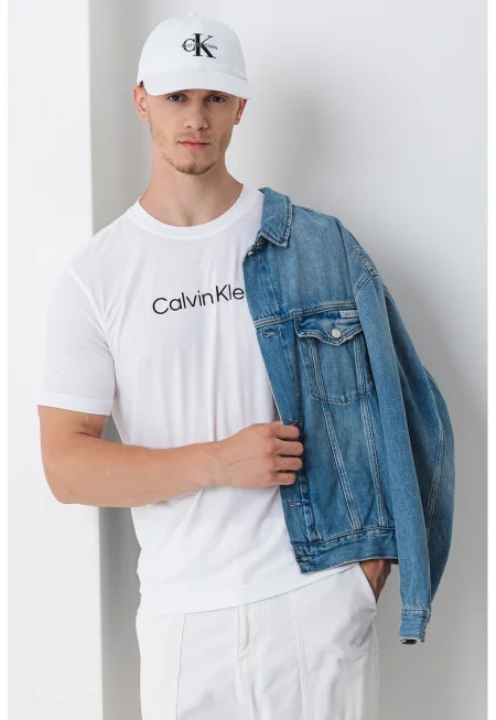 Тренировъчна тениска с овално деколте