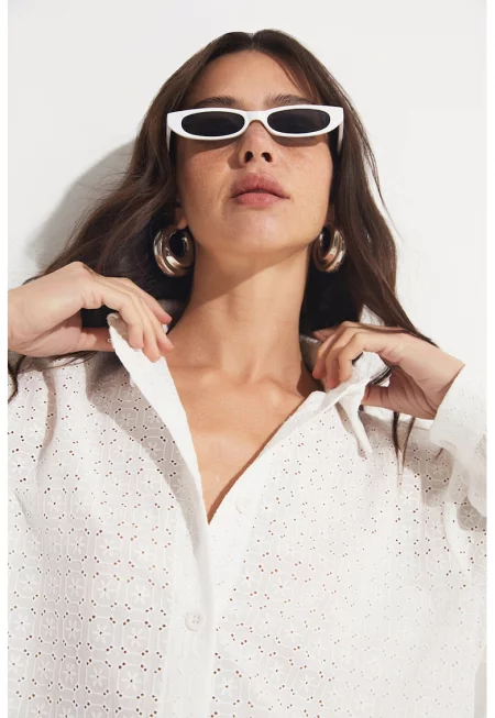 Уголемена риза с ажур - Бял