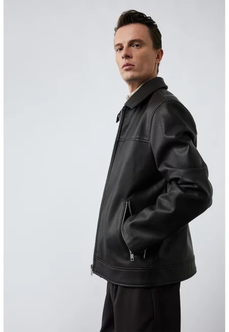 Яке от еко кожа с джобове с цип - Избеляло черно