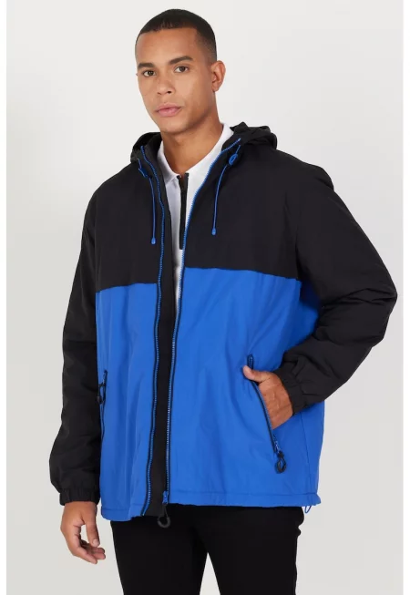 Яке с качулка и джобове с цип