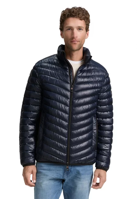 Яке с цип и средновисока яка