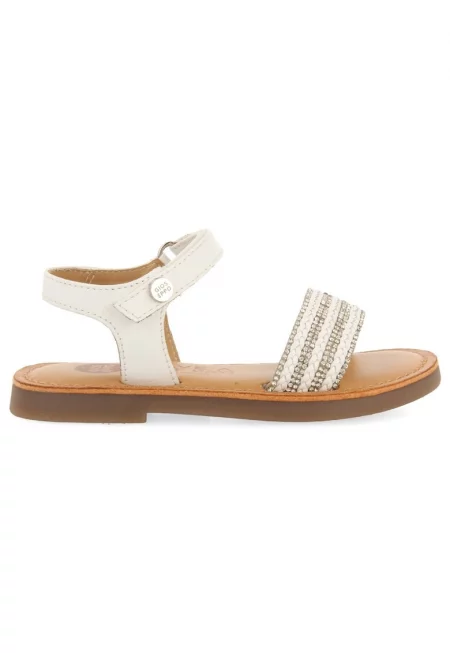 Кожени сандали Mireval с декоративни камъни - Бял