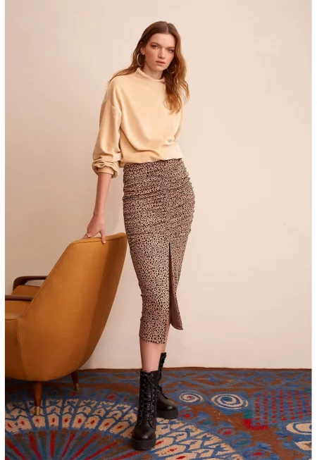 Миди пола с фронтална цепка