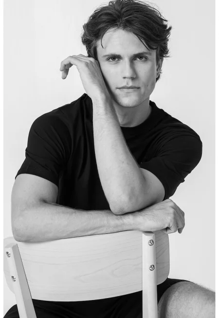 Памучна тениска с овално деколте - Черен