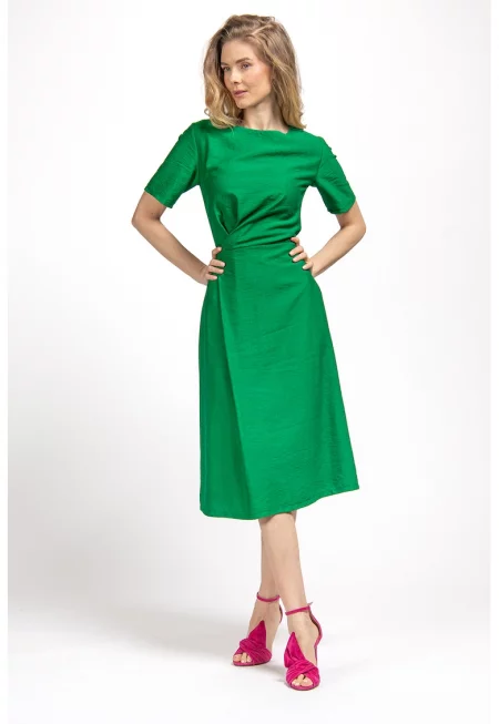 Разкроена рокля