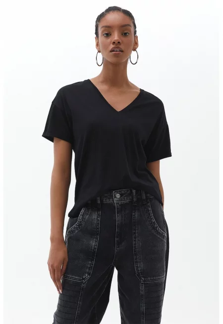 Свободна шпиц блуза с модал