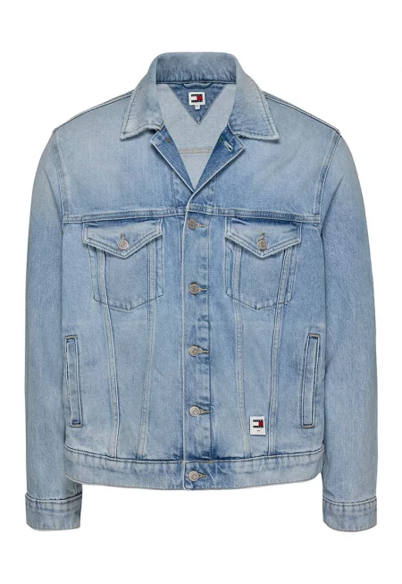 Яке от деним с джобове