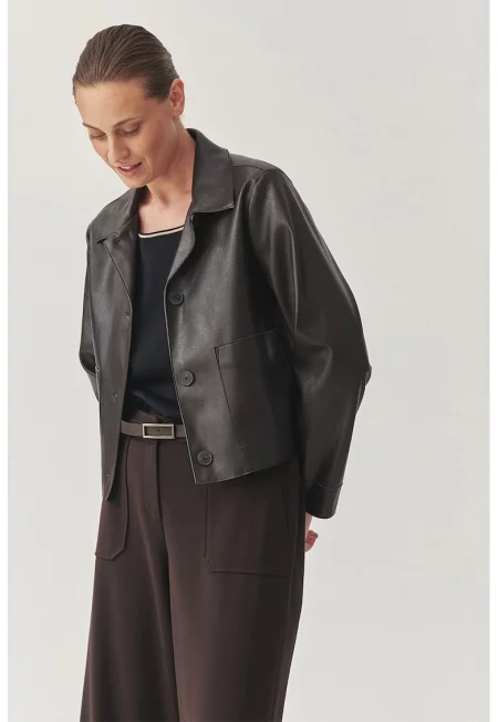 Яке от еко кожа с остра яка