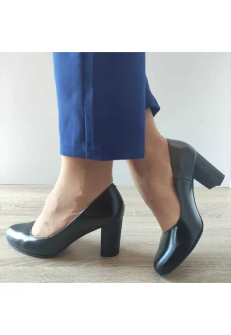 23336 Елегантни дамски обувки черни с форо ток - черни