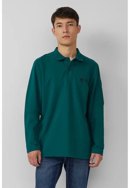 Блуза с яка и цепка с копчета