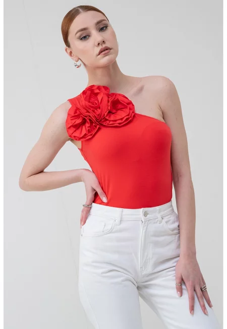 Боди с едно рамо и флорална апликация - Корал