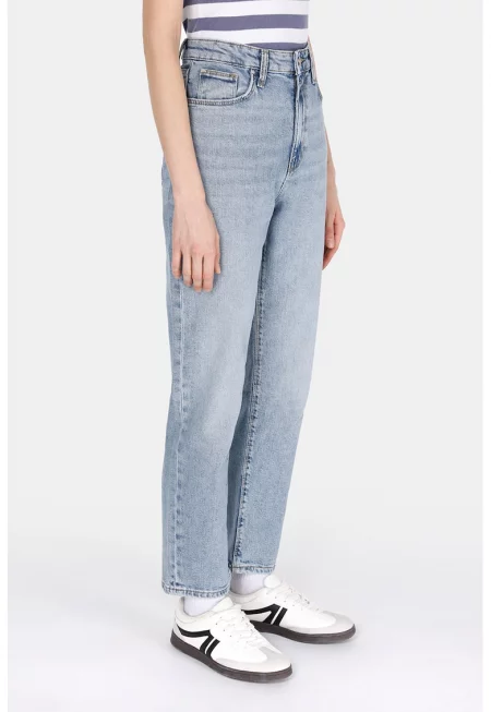 Дънки стил Mom Fit