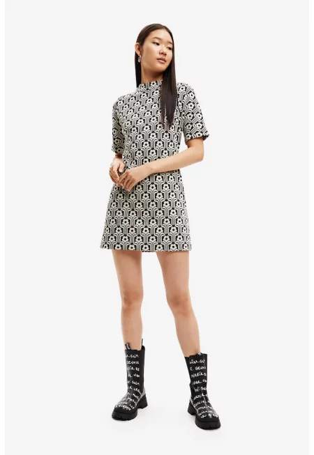 Къса рокля с шарки