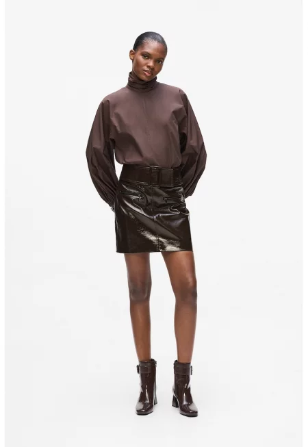 Лачена пола от еко кожа с колан