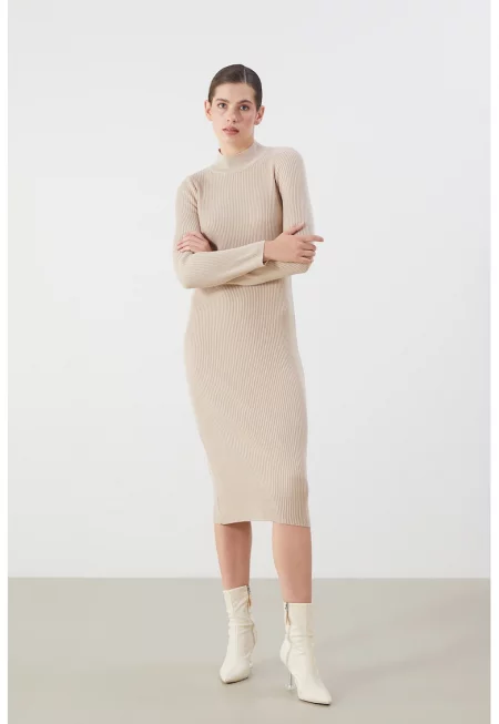 Плетена рокля с поло