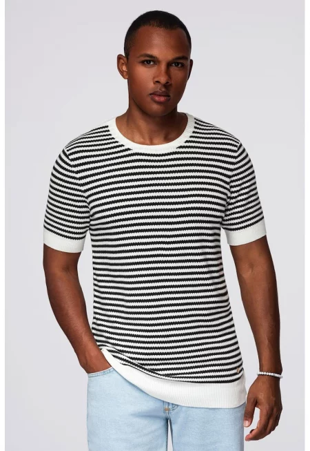 Плетена тениска с овално деколте