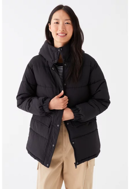 Подплатено зимно яке с качулка и капитониран дизайн