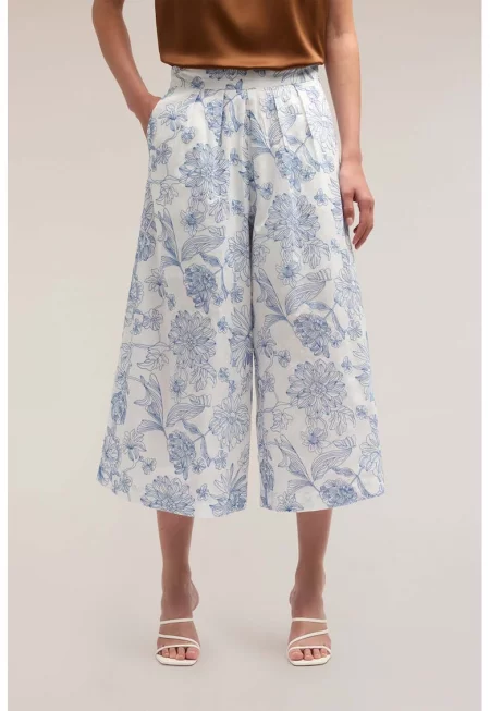 Разкроен панталон капри с флорален десен - Бял/Светлосин