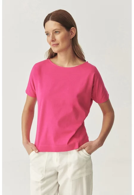 Тениска с овално деколте