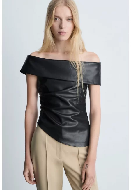 Топ от еко кожа с асиметричен подгъв