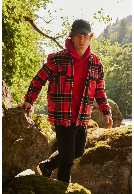 Яке с джобове на гърдите