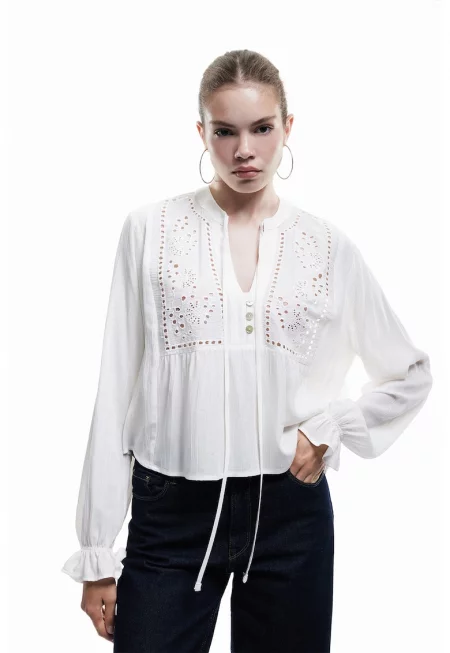 Блуза с перфорации