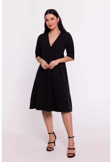 Дамска рокля с V-образно деколте