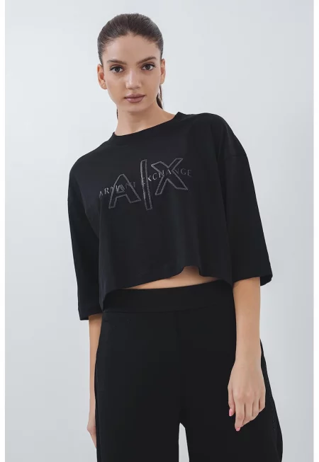 Къса тениска с овално деколте