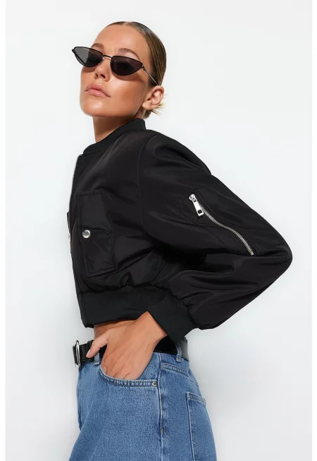 Късо яке бомбър