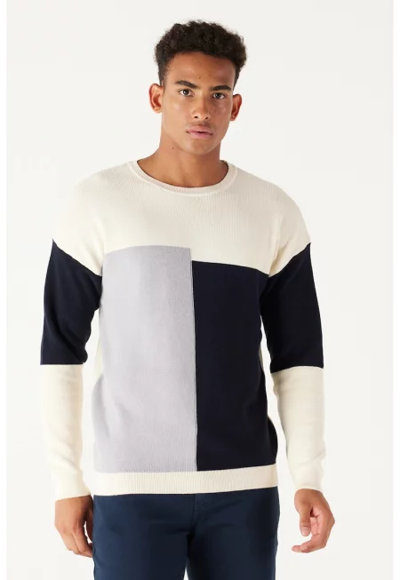 Пуловер с цветен блок