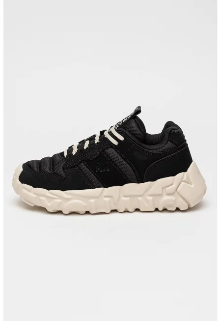 Скосени спортни обувки с велур