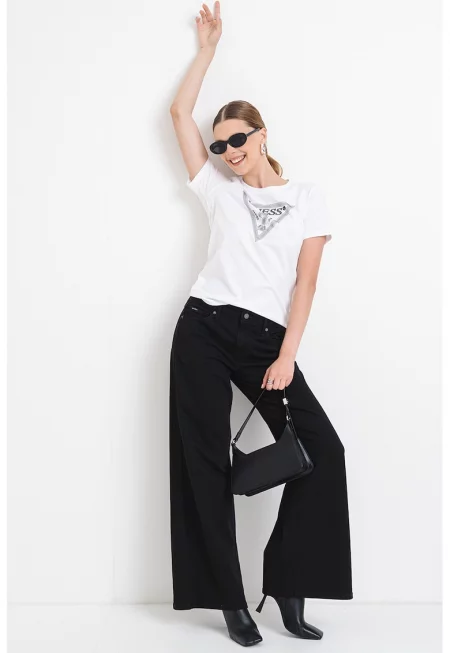 Тениска с декоративни камъни и лого