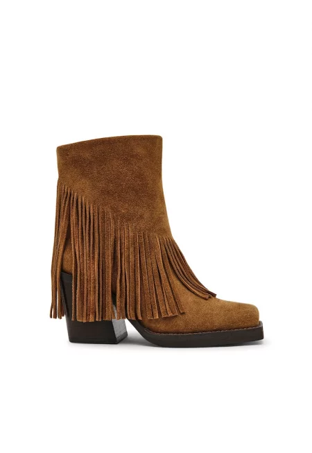 Велурени ботинки Chestnut с пискюли