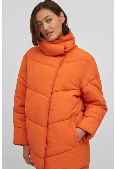 Зимно капитонирано яке