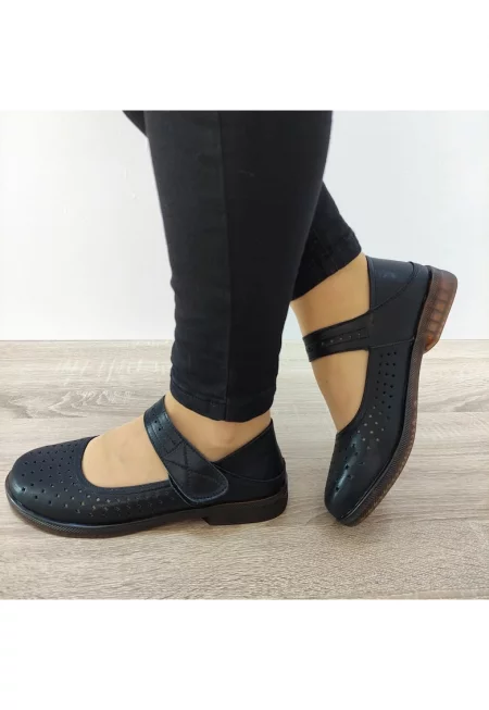 2285 Дамски перфорирани обувки черни - черни