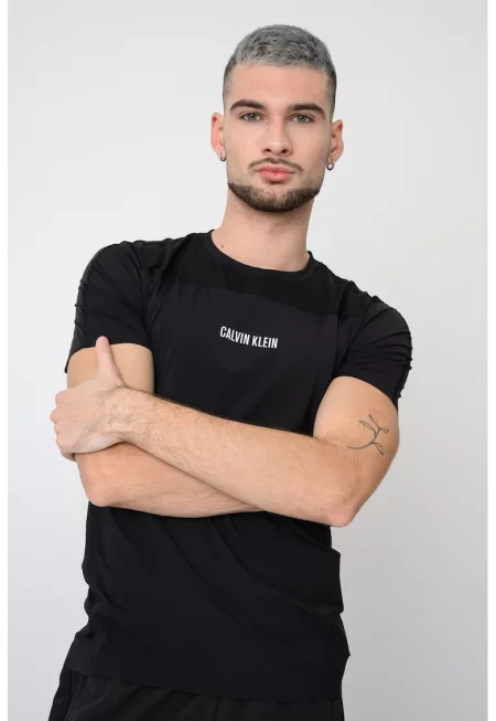 Фитнес блуза с овално деколте - Черен