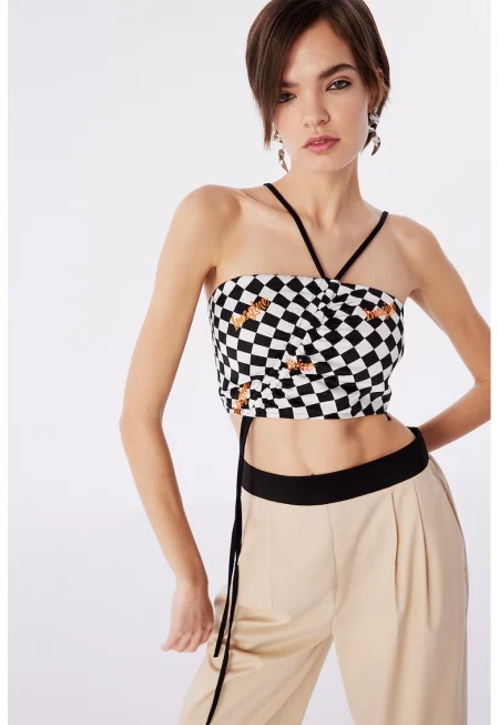 Къс кариран топ