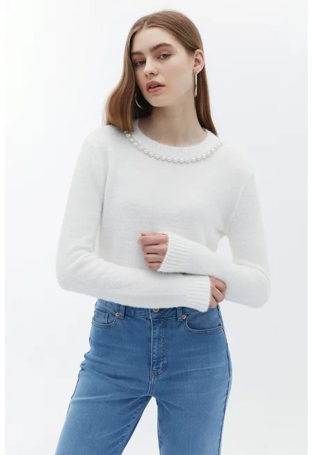 Къс пуловер със синтетични перли