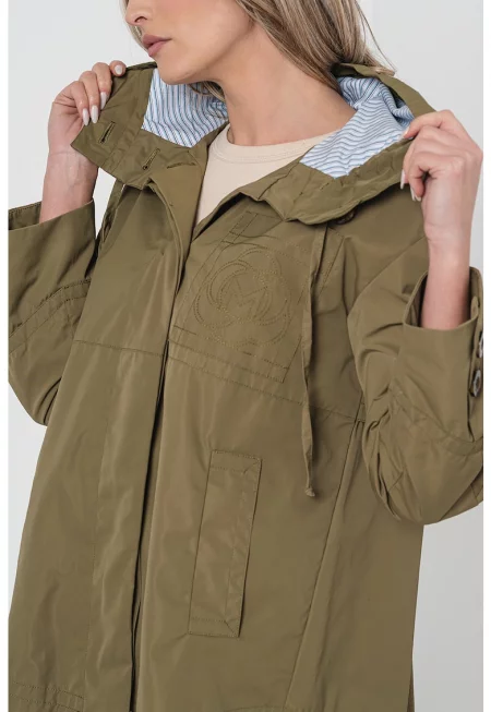 Олекотено яке с качулка