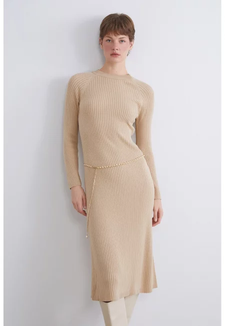 Плетена рокля с овално деколте