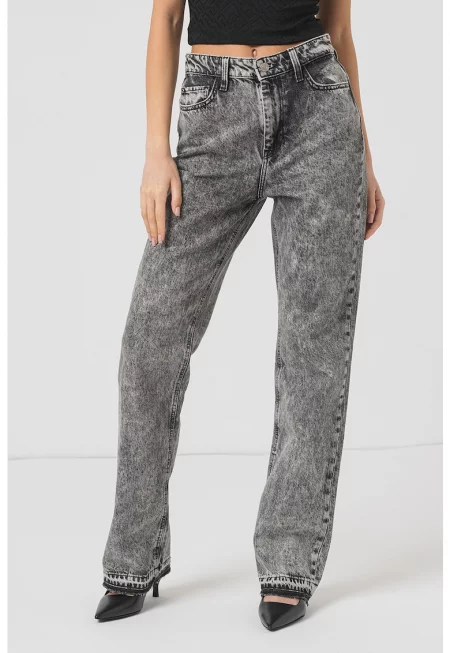 Прави дънки с висока талия