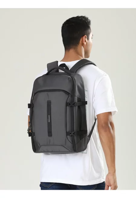 Раница с джоб и презрамки встрани