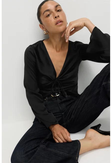 Сатинирана блуза с набирания