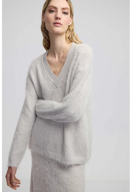 Шпиц пуловер с паднали ръкави - Мръснобял