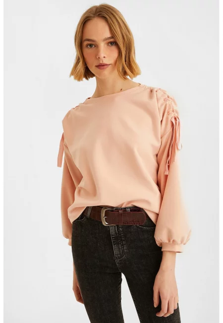 Свободна блуза с дълги ръкави