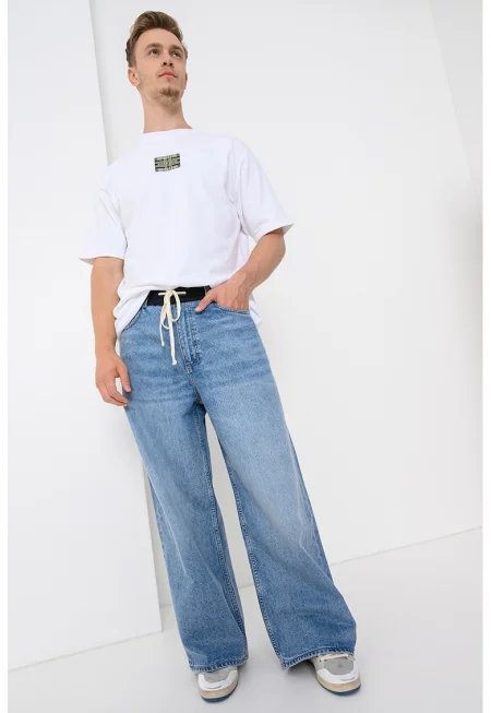 Свободна тениска с лого